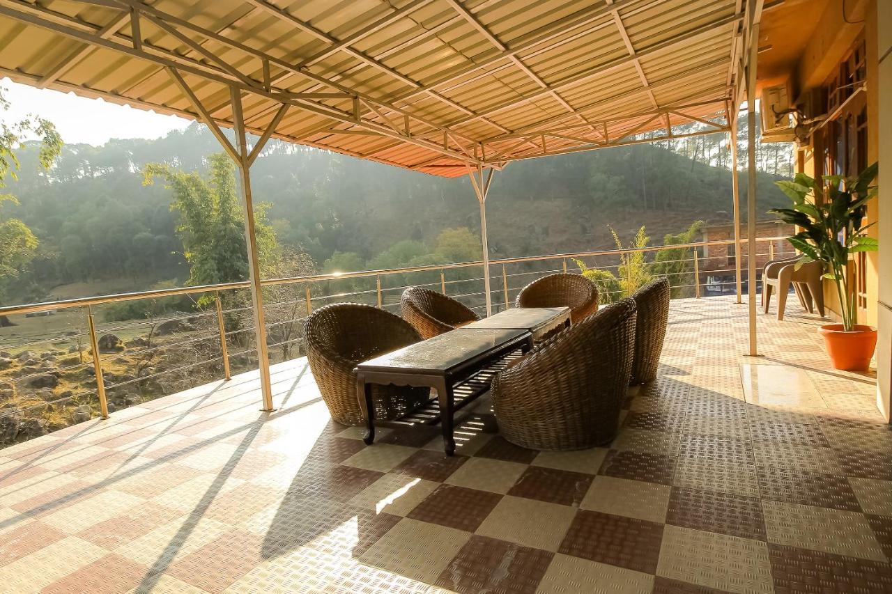 Oyo 8367 Hotel The Woodz Pālampur Buitenkant foto