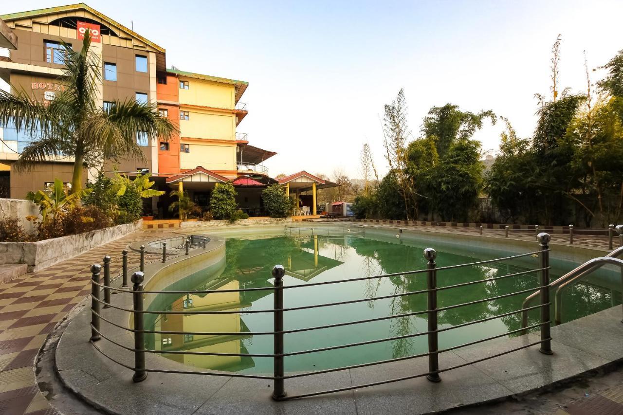 Oyo 8367 Hotel The Woodz Pālampur Buitenkant foto