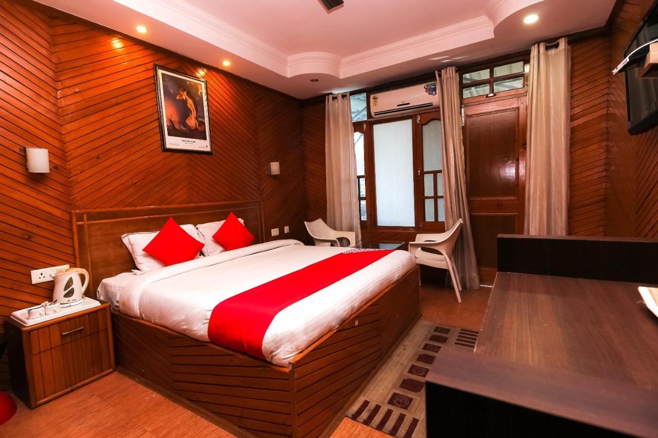 Oyo 8367 Hotel The Woodz Pālampur Buitenkant foto