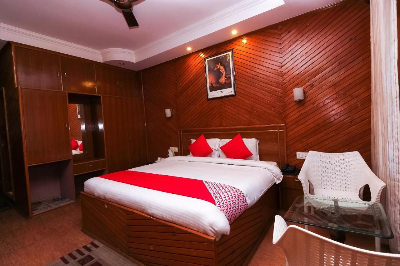 Oyo 8367 Hotel The Woodz Pālampur Buitenkant foto