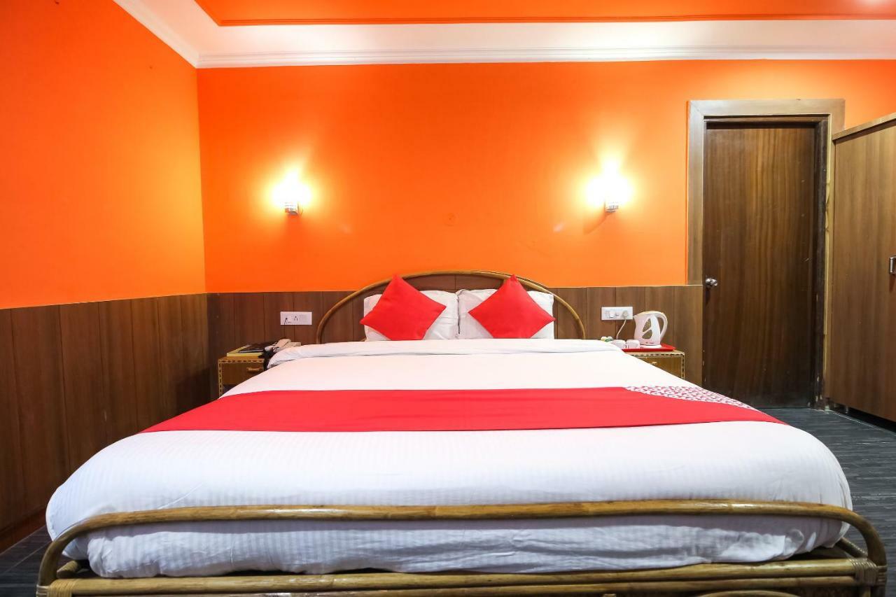 Oyo 8367 Hotel The Woodz Pālampur Buitenkant foto