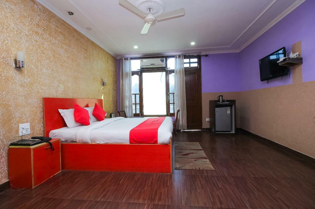 Oyo 8367 Hotel The Woodz Pālampur Buitenkant foto